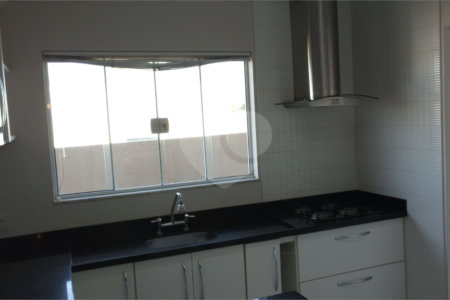Casa à venda com 3 suítes no condomínio Picollo, Louveira - SP