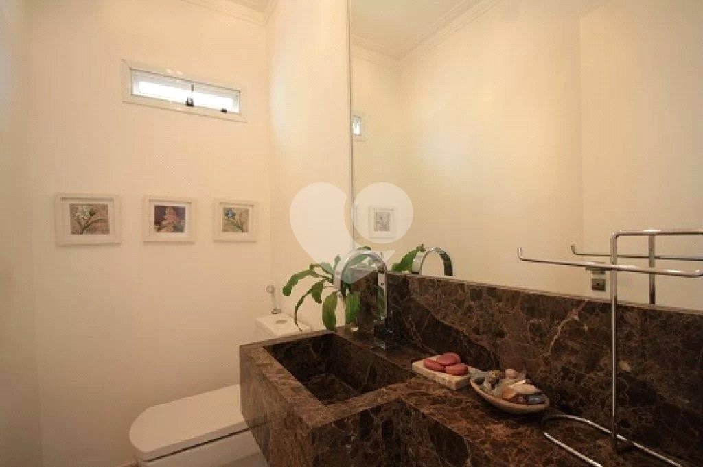Casa à venda com 4 quartos, sendo 2 suítes, no condomínio Melbourne Residence, São Paulo - SP