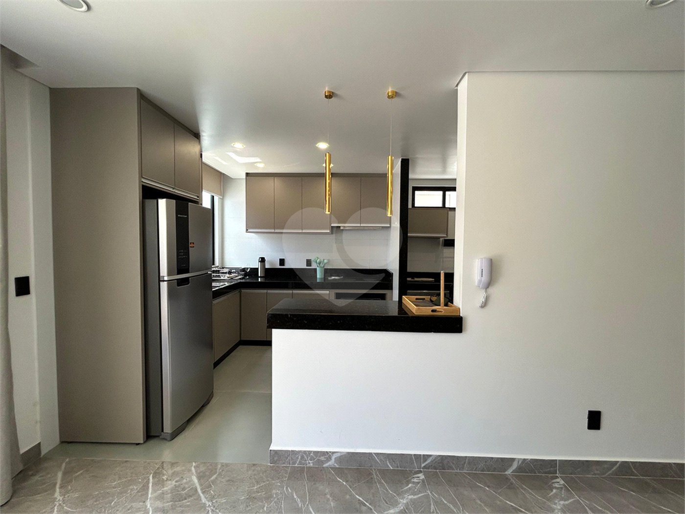 Apartamento à venda com 2 quartos, sendo 1 suíte, em Taperapuan, Porto Seguro, BA