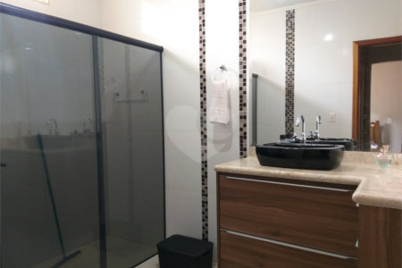 Casa à venda com 3 quartos, sendo 2 suítes, em Jardim das Estações (vila Xavier), Araraquara, SP