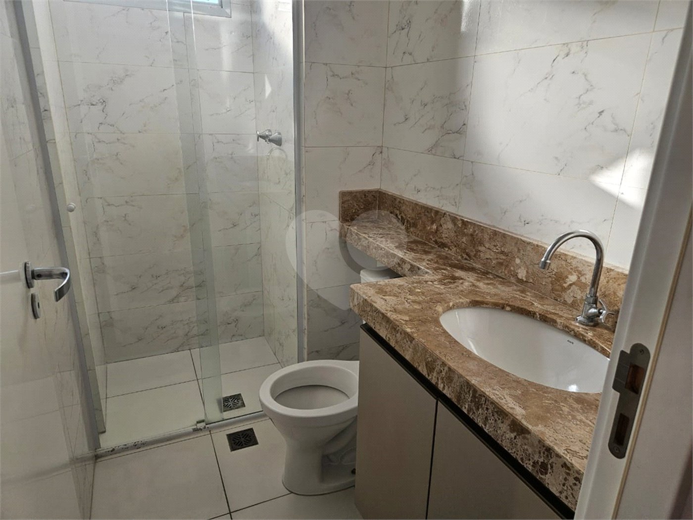 Apartamento à venda com 3 quartos, sendo 1 suíte, no Centro, Poá, SP