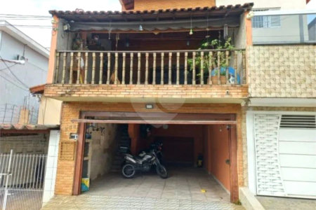 Sobrado à venda com 4 quartos, sendo 1 suíte, em Santo Antônio, Osasco, SP
