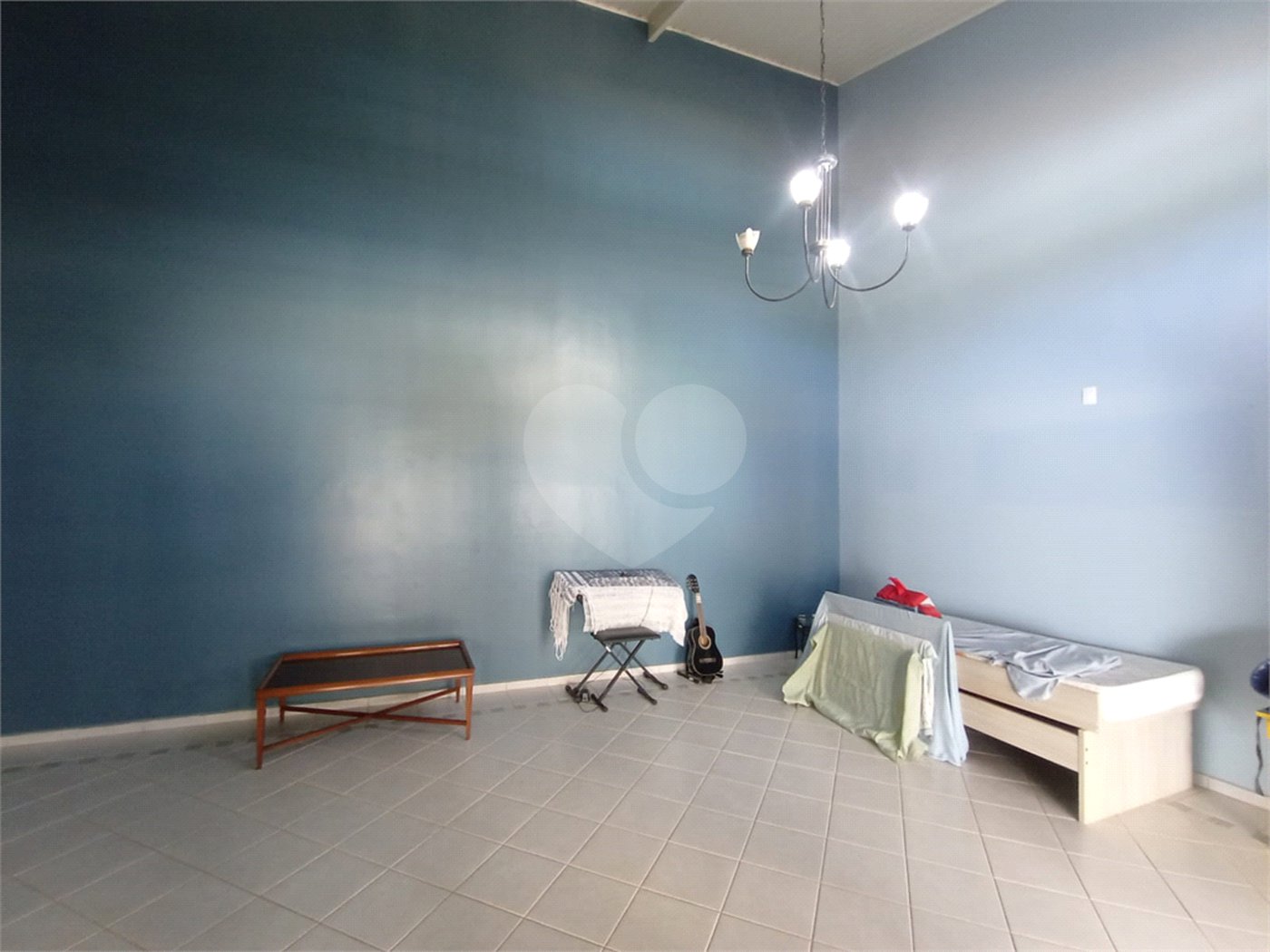 Casa à venda com 3 suítes em Vila Nastri, Itapetininga, SP
