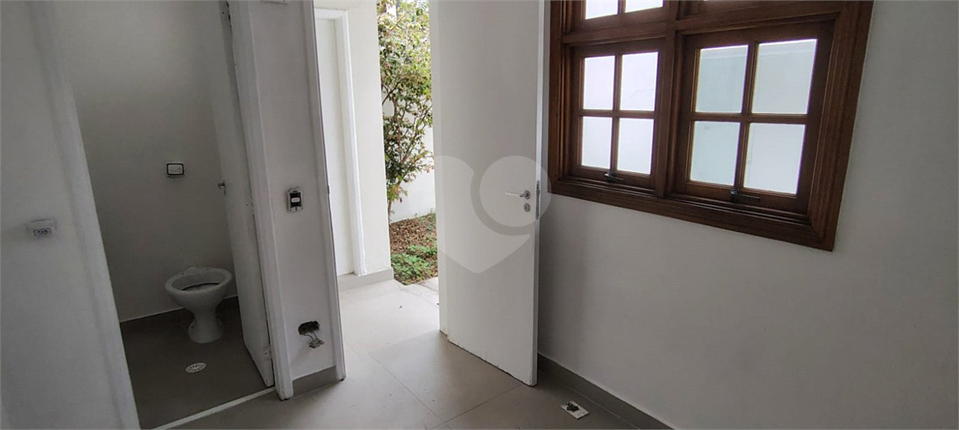 Casa de Vila à venda com 3 quartos, sendo 2 suítes, em Santo Amaro, São Paulo, SP