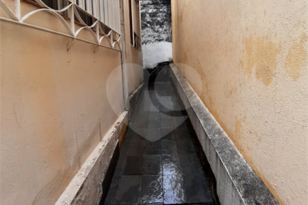 Sobrado à venda com 5 quartos em Vila Nivi, São Paulo, SP
