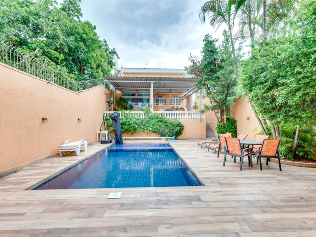 Casa à venda com 4 quartos, sendo 1 suíte,  em Brooklin, São Paulo, SP
