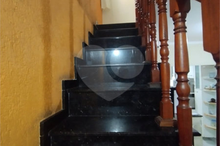 Sobrado à venda com 3 quartos, sendo 1 suíte, em Biritiba, Poá, SP