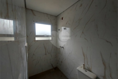 Sobrado à venda com 3 quartos, sendo 1 suíte, em Vila Omízollo, Louveira, SP
