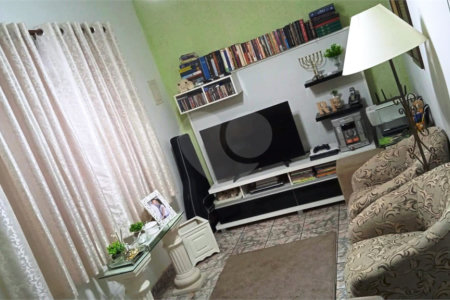 Casa versátil à venda: Casa com 2 Quartos, 3 Unidades Residenciais e Sala Comercial - Louveira