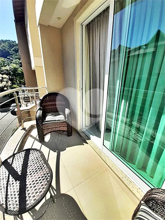 Casa à venda com 5 quartos, sendo 2 suítes, no condomínio Florada da Serra, São Paulo - SP