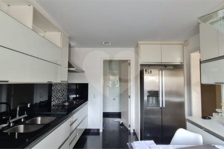 Sobrado à venda com 4 quartos, sendo 1 suíte, em Jabaquara, São Paulo, SP