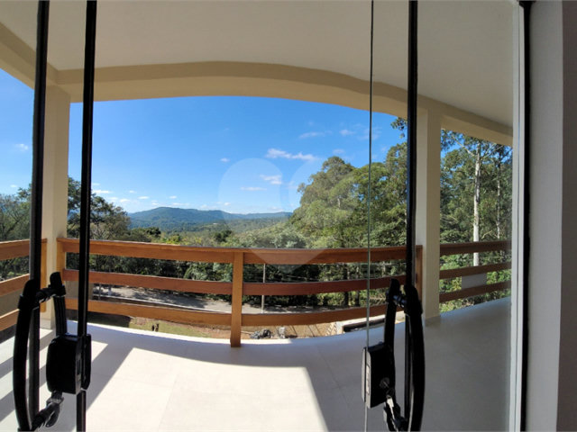 Casa à venda com 4 suítes no condomínio Sausalito, Mairiporã - SP