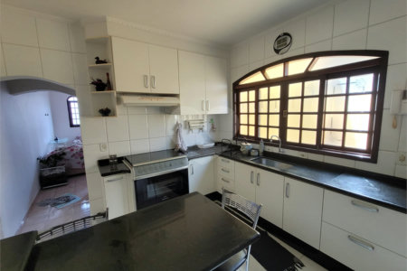 Sobrado à venda com 3 quartos, sendo 1 suíte, em Vila dos Remédios, São Paulo, SP