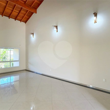 Casa à venda ou para alugar com 3 quartos, sendo 1 suíte,  no condomínio Portal de Itaici, Indaiatuba - SP