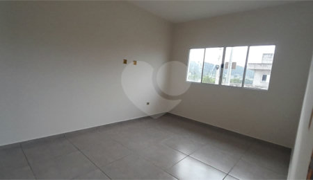 Casa à venda com 2 suítes em Vila Santa Helena, Atibaia, SP