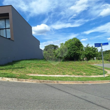 Terreno à venda com 1 suíte em Pinheirinho, Vinhedo, SP
