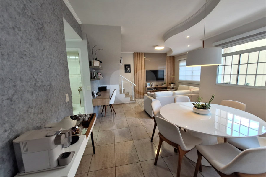 Casa à venda com 3 quartos, sendo 1 suíte, no condomínio Villaggio Tronchim, São Paulo - SP