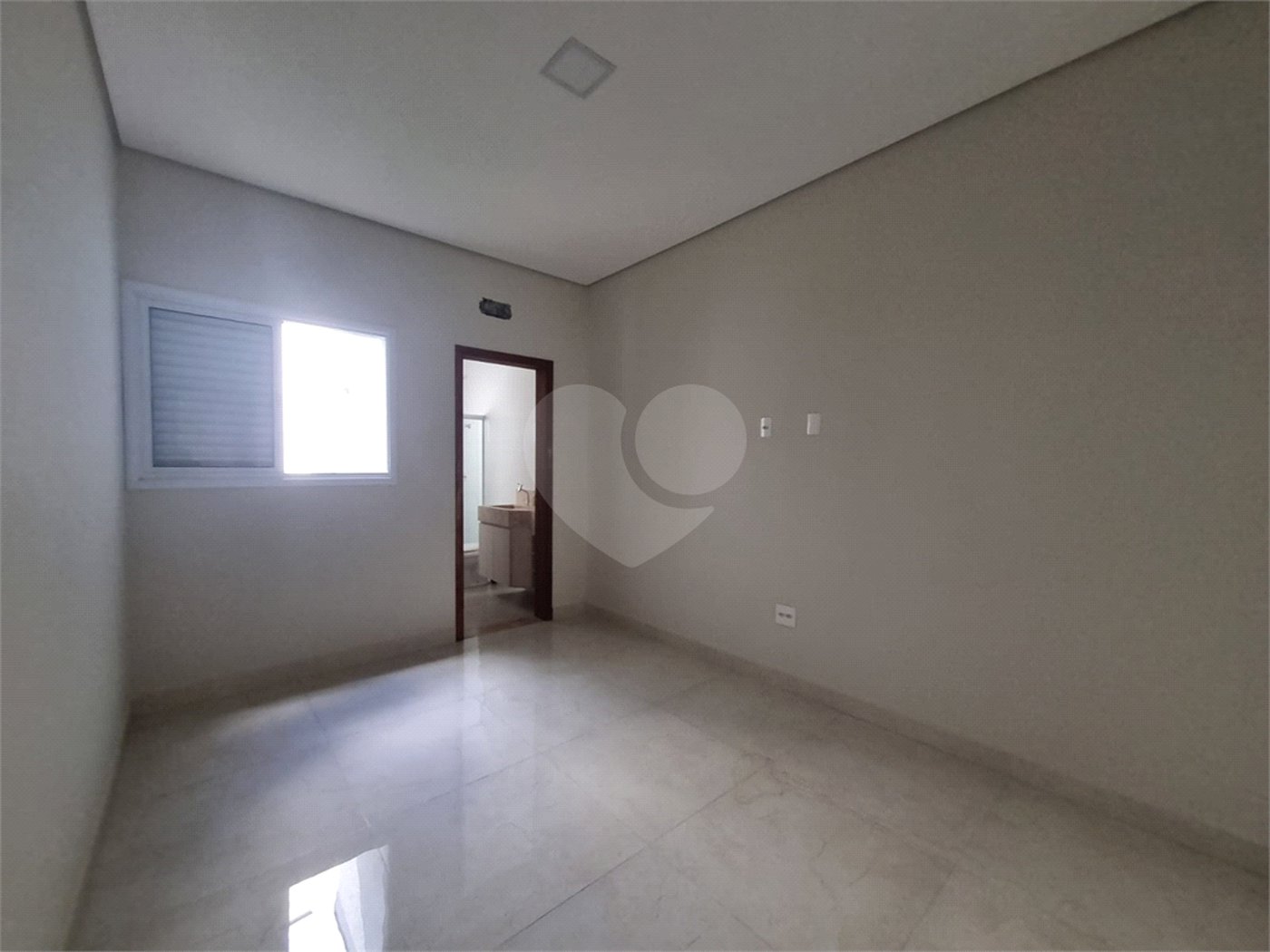 Casa à venda com 3 quartos, sendo 1 suíte, no condomínio Jardim Residencial Villagio Ipanema I, Sorocaba - SP