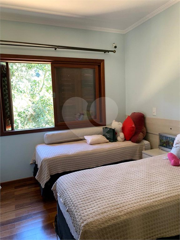Casa à venda com 3 suítes no condomínio Parque Imperial da Cantareira, Mairiporã - SP