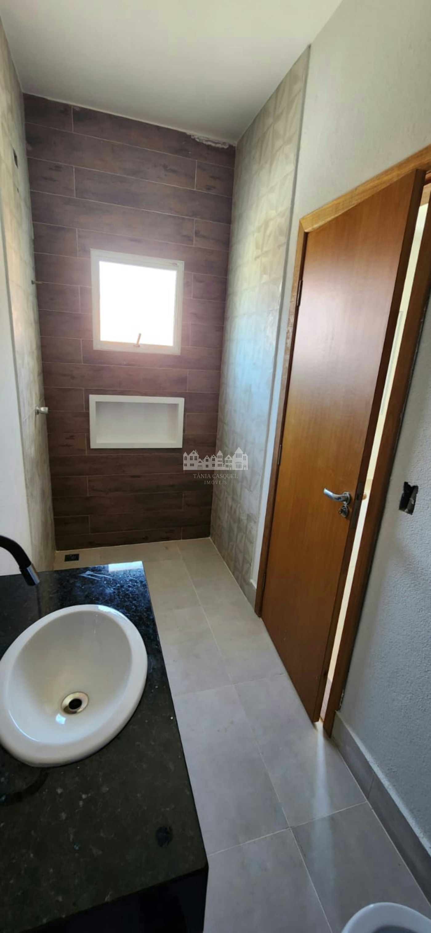 Casa à venda ou para alugar com 2 suítes no condomínio Serra Verde, Atibaia - SP