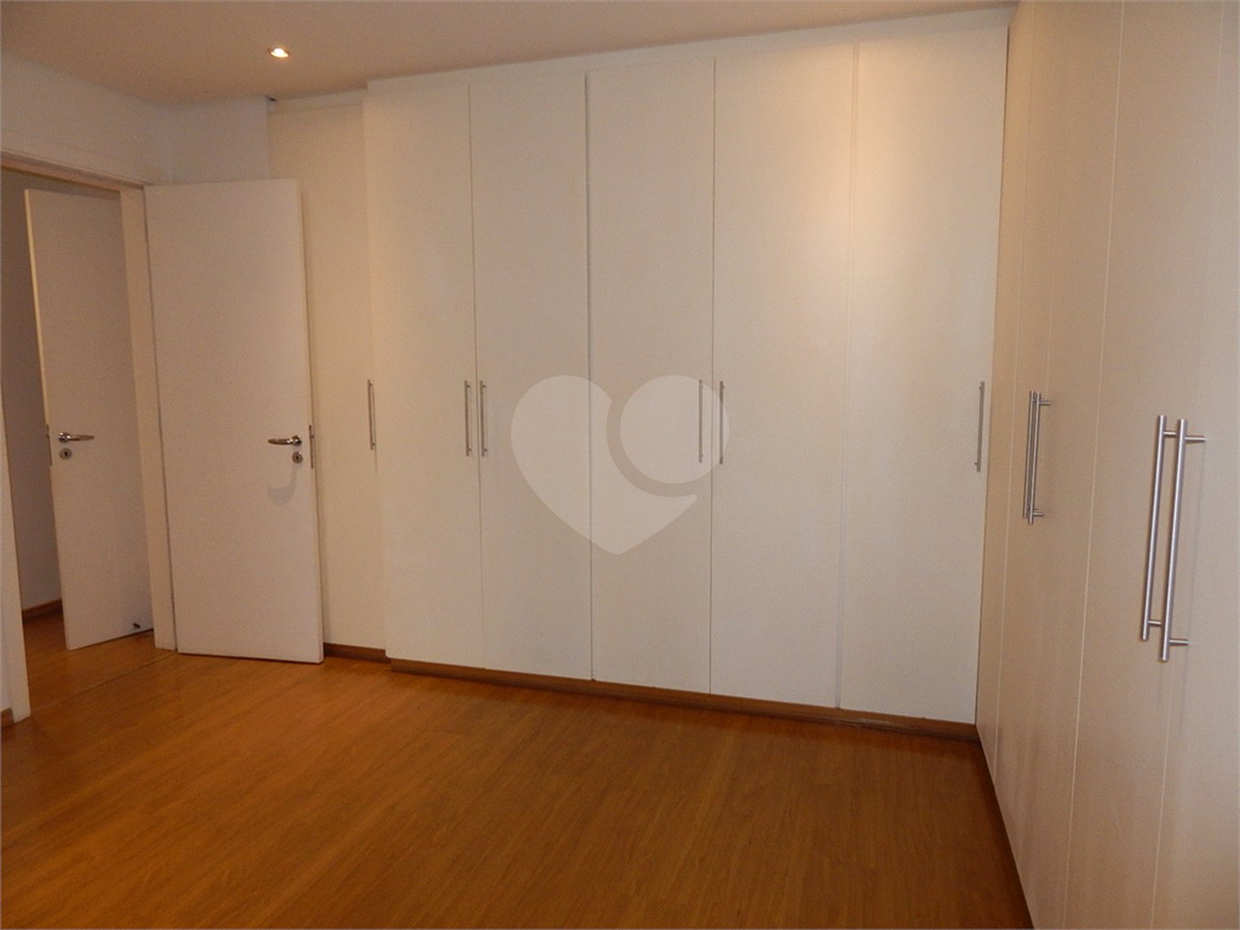 Apartamento à venda com 4 suítes em Moema, São Paulo, SP