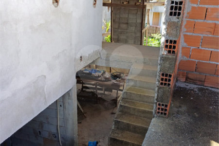 Casa à venda com 2 suítes no condomínio Ricieri, Mogi das Cruzes - SP
