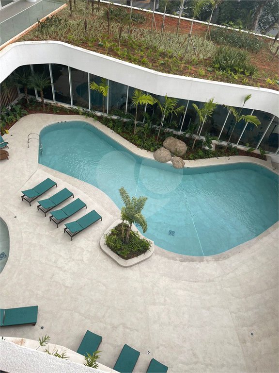 Apartamento à venda com 3 suítes em Moema, São Paulo, SP