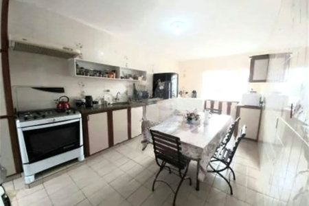 Casa à venda com 3 quartos, sendo 1 suíte, no Centro, Vinhedo, SP