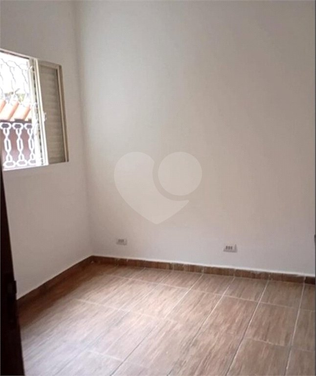 Sobrado à venda com 3 quartos, sendo 1 suíte, em Jardim Las Vegas, Santo André, SP