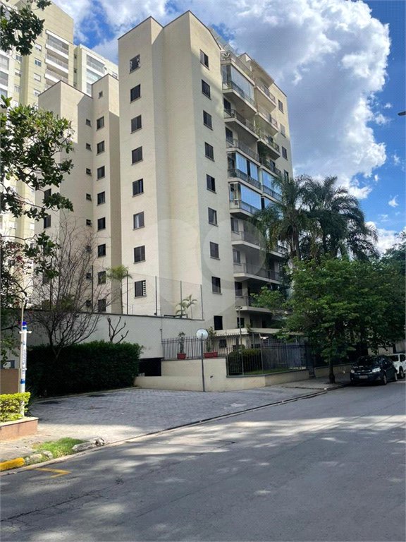 Apartamento à venda com 3 quartos, sendo 1 suíte,  em Vila Andrade, São Paulo, SP