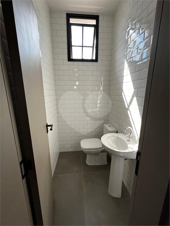 Casa à venda com 4 quartos, sendo 2 suítes,  no condomínio Florais Itália, Cuiabá - MT