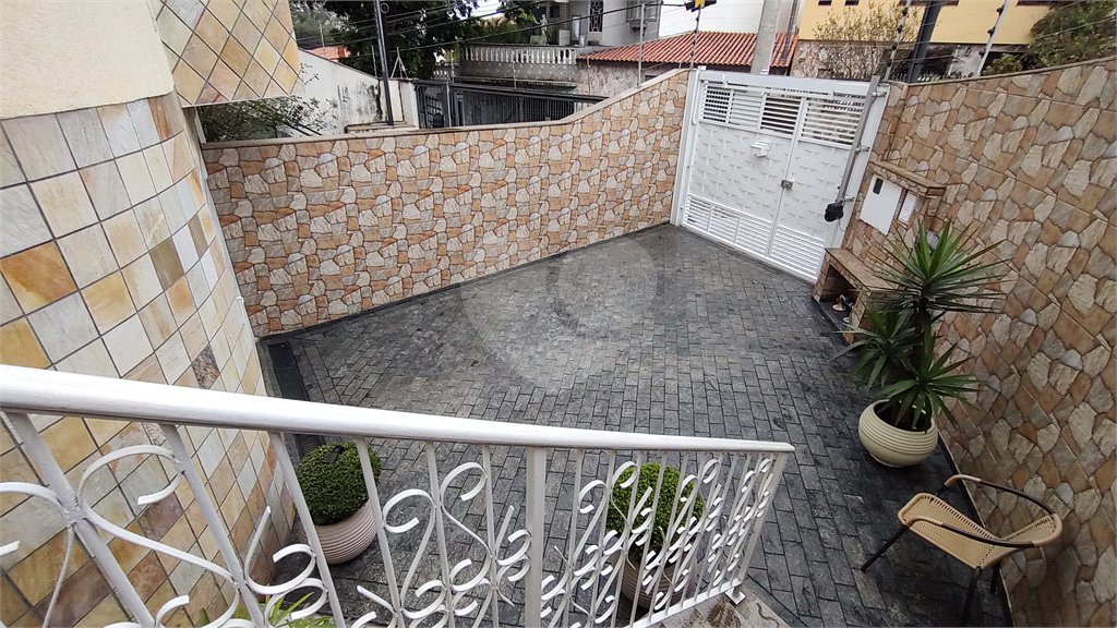 Sobrado à venda com 4 quartos, sendo 3 suítes, em Parque São Domingos, São Paulo, SP
