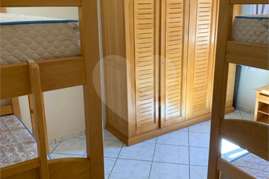 Casa à venda com 5 quartos, sendo 2 suítes, no condomínio Capela do Barreiro, Itatiba - SP