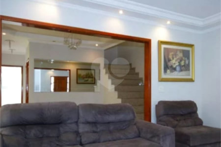 Sobrado à venda ou para alugar com 3 quartos, sendo 1 suíte, em Chora Menino, São Paulo, SP