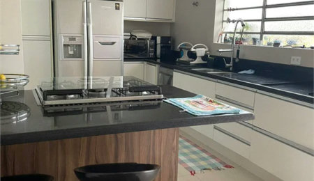 Sobrado à venda com 5 quartos, sendo 2 suítes, em Vila Cordeiro, São Paulo, SP