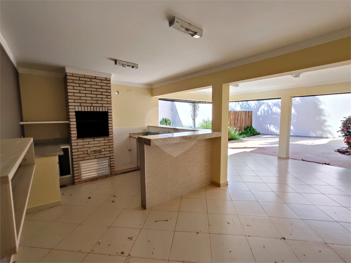 Casa à venda com 5 quartos, sendo 1 suíte,  em Jardim Colombo, Itapetininga, SP