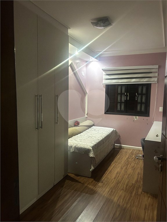 Sobrado à venda com 3 quartos, sendo 1 suíte,  em Vila Romanópolis, Ferraz de Vasconcelos, SP