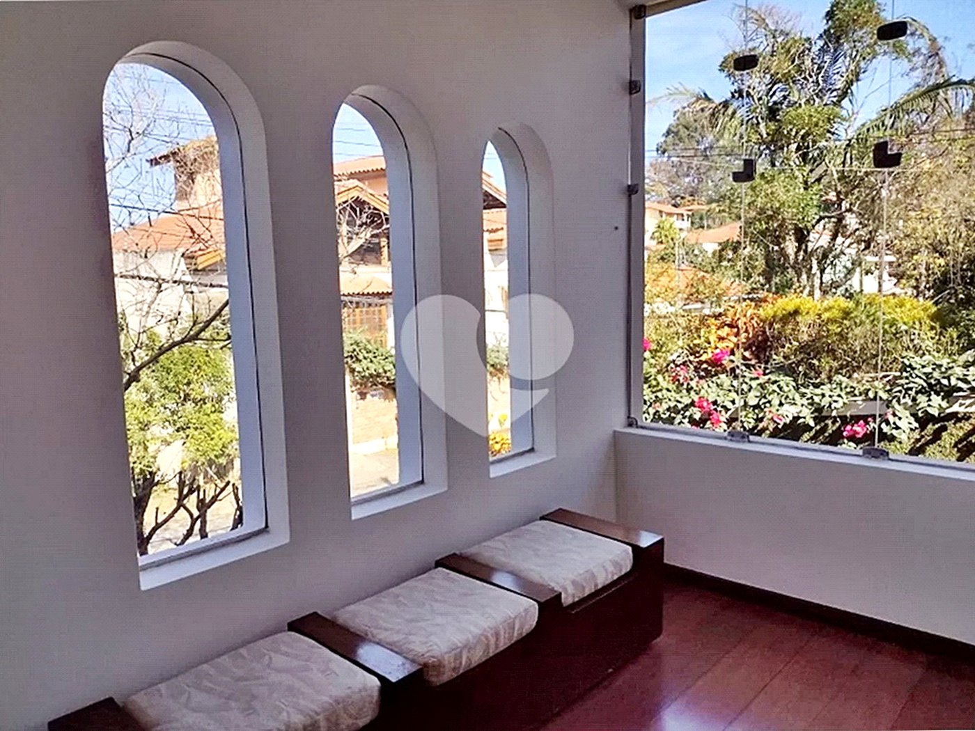 Sobrado à venda com 4 quartos, sendo 1 suíte, em Tremembé, São Paulo, SP