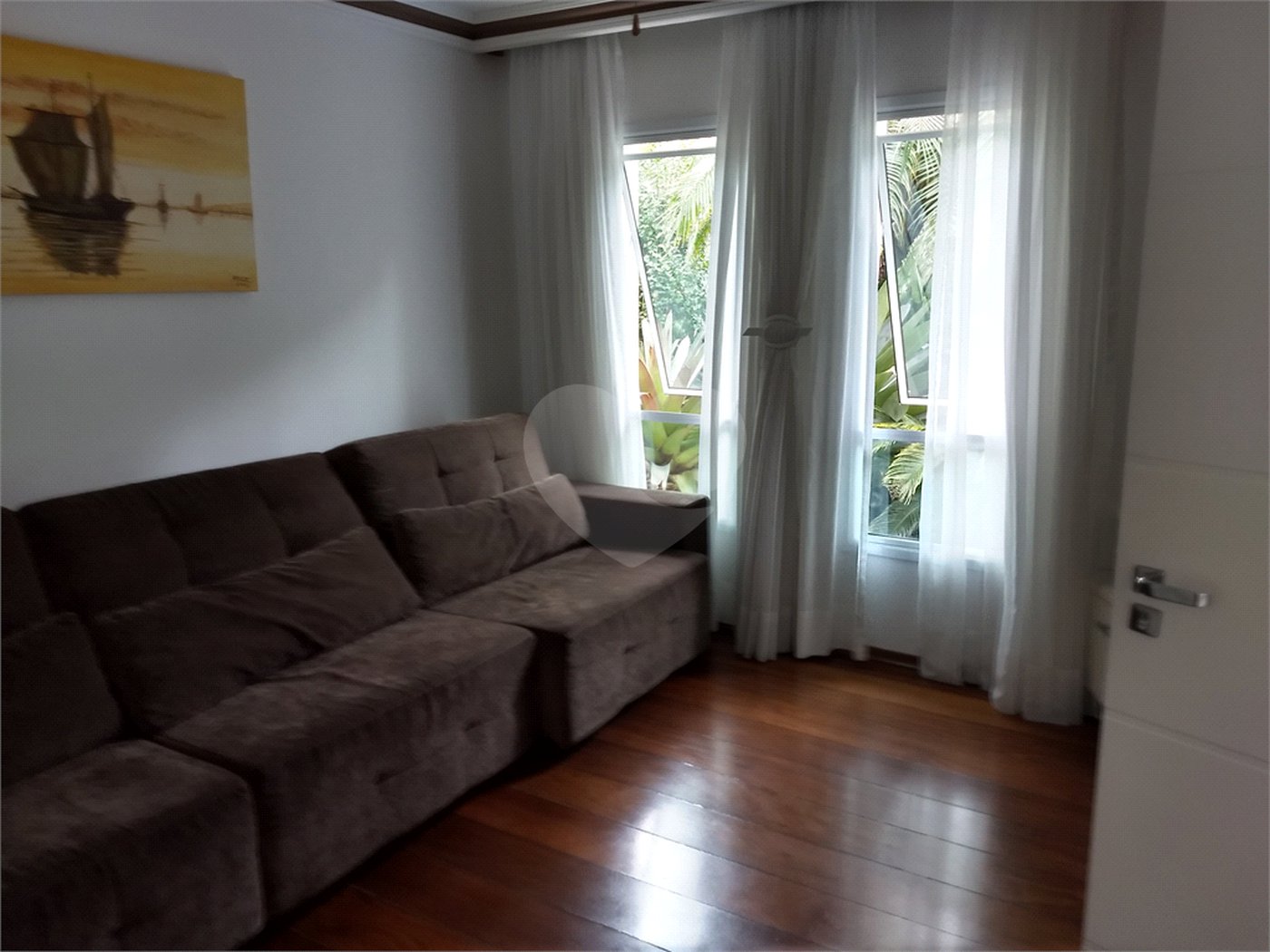 Casa Térrea à venda ou para alugar com 4 suítes em Horto, São Paulo, SP