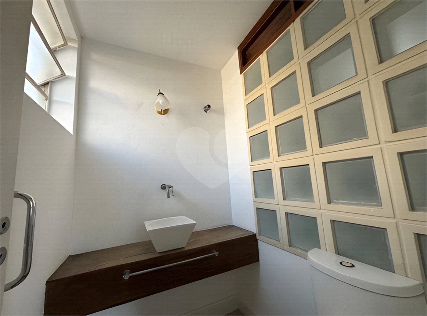 Apartamento à venda com 3 quartos, sendo 1 suíte, em Cerqueira César, São Paulo, SP