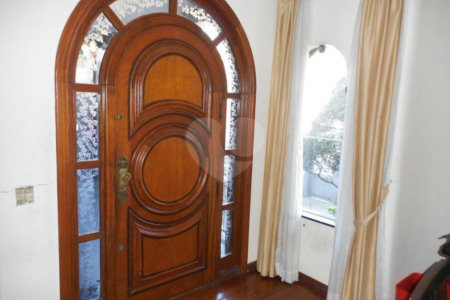 Sobrado à venda com 4 quartos, sendo 3 suítes, em Vila Gustavo, São Paulo, SP