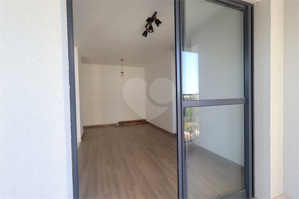 Apartamento à venda com 3 quartos, sendo 1 suíte, em Vila Anastácio, São Paulo, SP