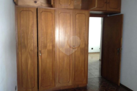 Sobrado à venda com 4 quartos, sendo 2 suítes, em Vila Madalena, São Paulo, SP
