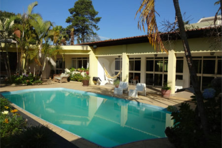 Casa à venda com 5 quartos, sendo 2 suítes,  em Vila Oliveira, Mogi das Cruzes, SP
