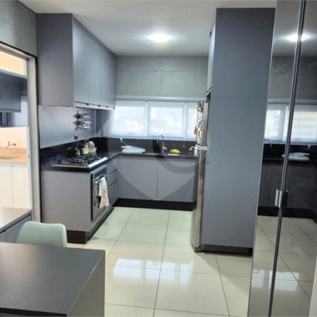 Apartamento à venda com 4 quartos, sendo 2 suítes,  no Centro, Mogi das Cruzes, SP