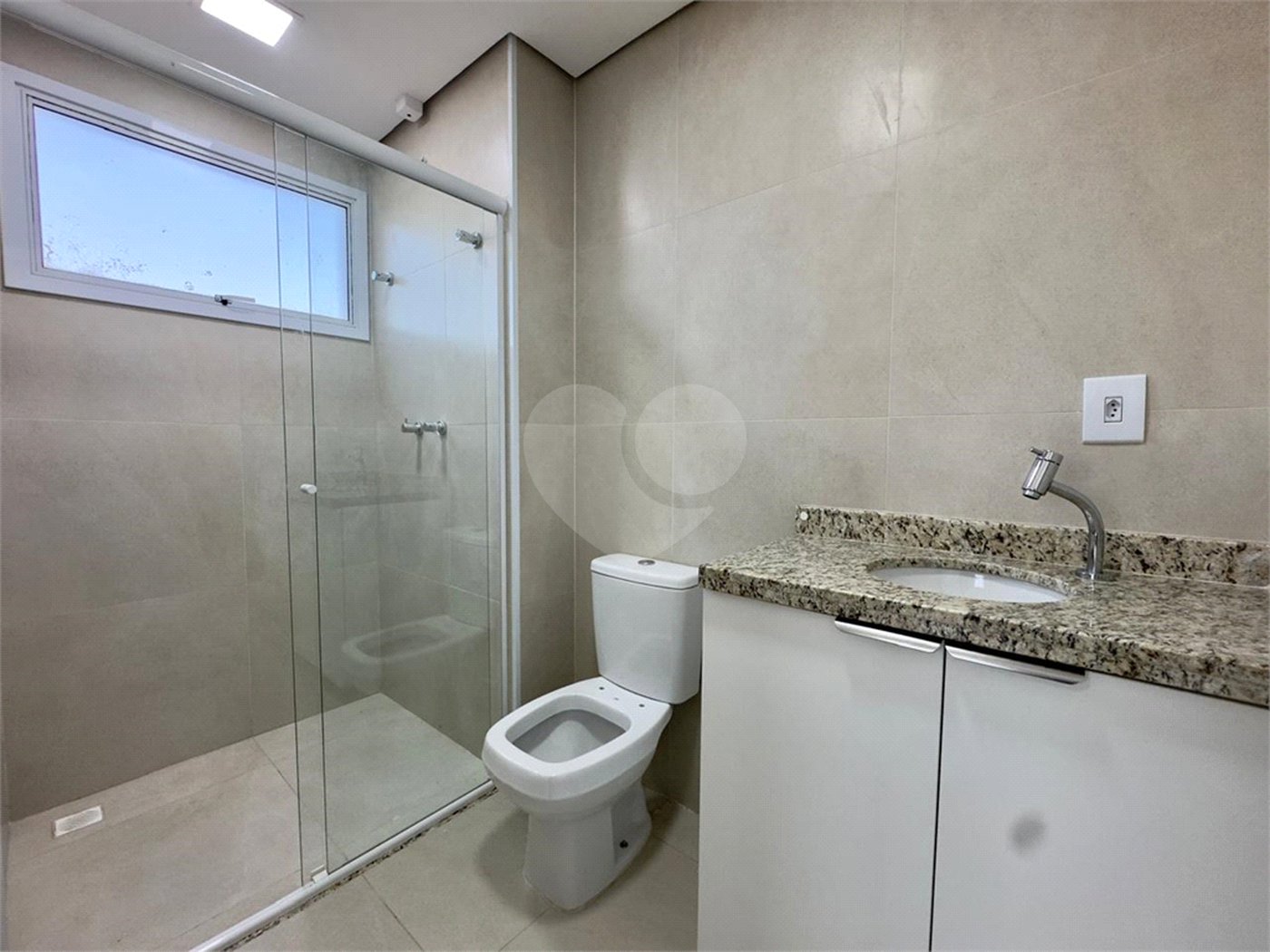 Apartamento para alugar com 2 quartos, sendo 1 suíte, em Vila Hortência, Sorocaba, SP