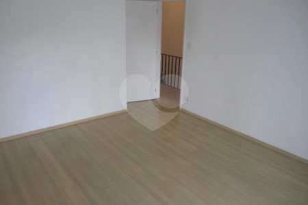 Casa à venda com 4 quartos, sendo 2 suítes, em Moema, São Paulo, SP
