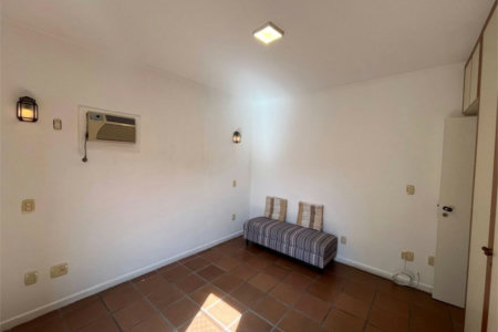 Apartamento com 4 dormitórios à venda, 259 m² por R$ 900.000,00 - Jardim Três Marias - Guarujá/SP
