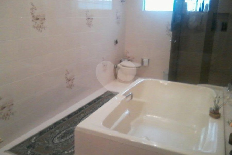 Casa Térrea à venda com 4 quartos, sendo 2 suítes,  em Vila Mazzei, São Paulo, SP