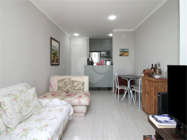 Apartamento à venda com 3 quartos, sendo 1 suíte,  em Jardim Brasil (zona Norte), São Paulo, SP
